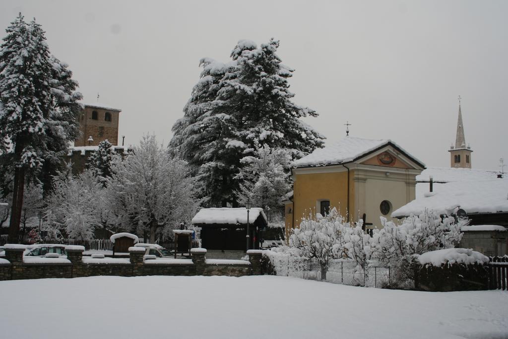 Le Petit Coin De Maison Chante Lune Bed and Breakfast Introd Εξωτερικό φωτογραφία